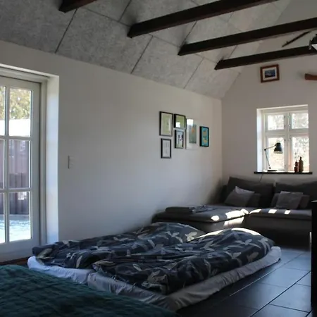 Large Modern Family - “arnely” Tommerup